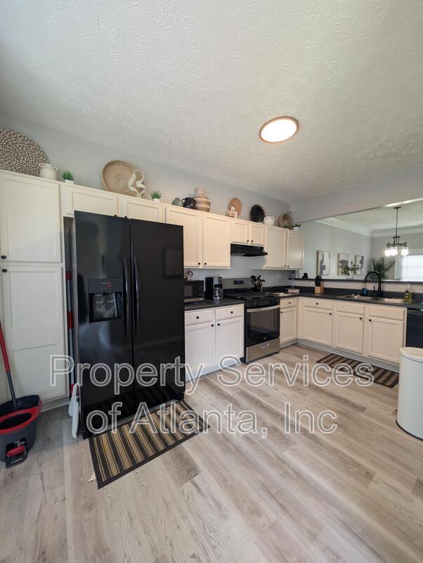 Foto del edificio - 5690 Hampton Ct