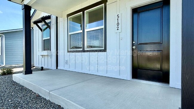 Building Photo - 5102 E Norma Ave