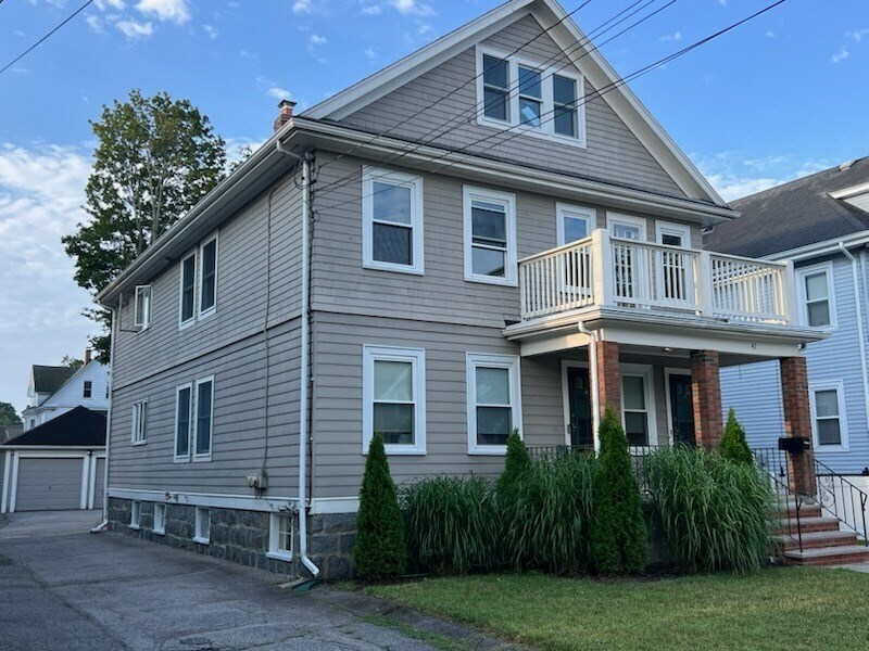 Foto del edificio - 47 Dyer Ave