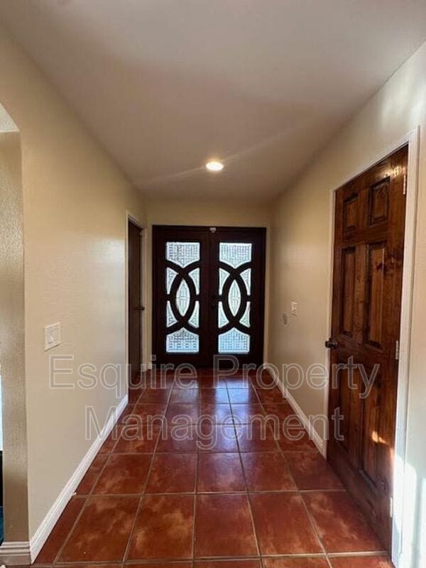 Foto del edificio - 1038 Green Lawn Ave