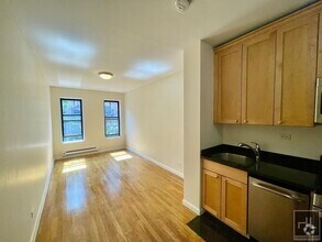 Building Photo - MOTT STREET