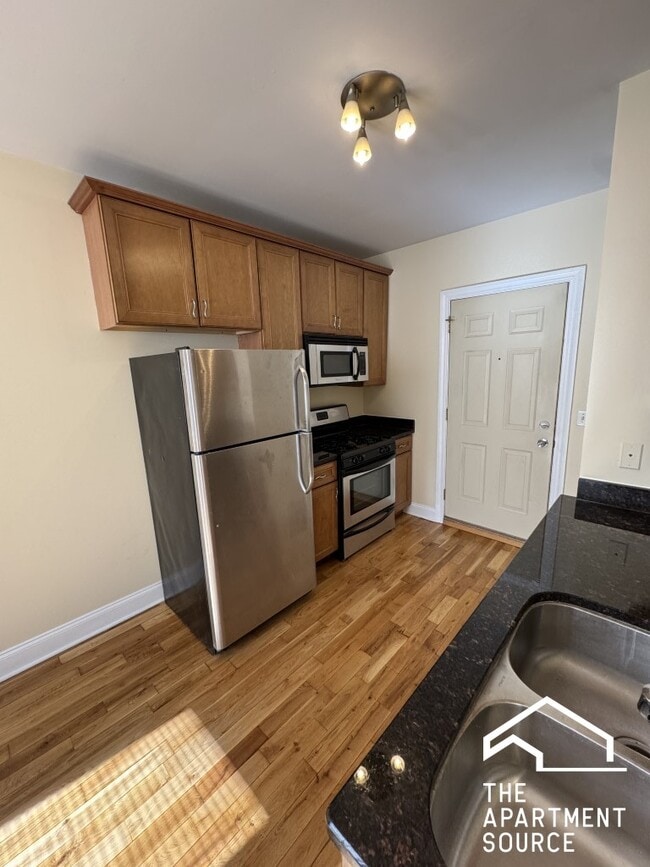 Building Photo - 4566 W George St