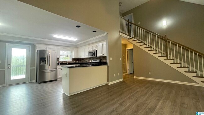 Building Photo - 148 Elm Terrace