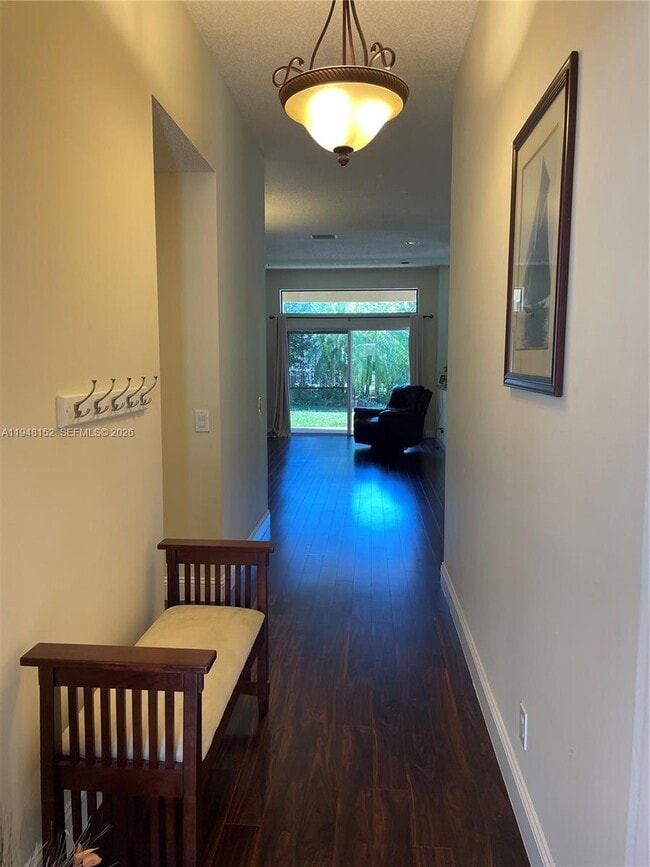 Foto del edificio - 4192 Laurel Ridge Cir