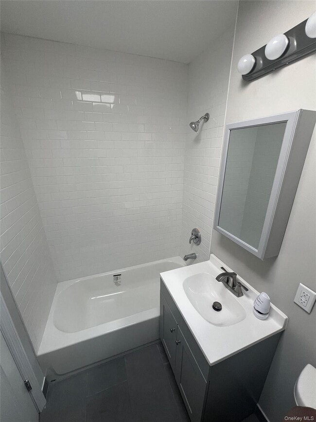 Foto del edificio - 609 E 96th St