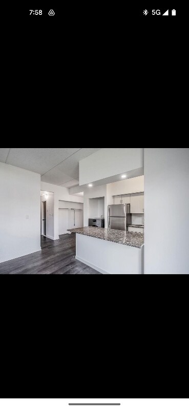 Foto del edificio - 725 Miller Ave