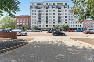 Building Photo - 461 Bank St