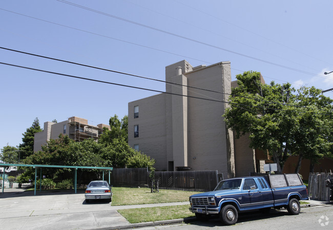 Foto del edificio - Eskaton Hazel Shirley Manor