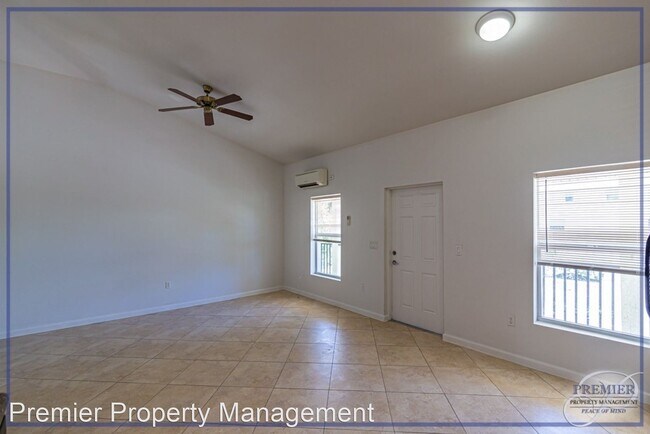 Foto del edificio - 1555 Blue Point Ave