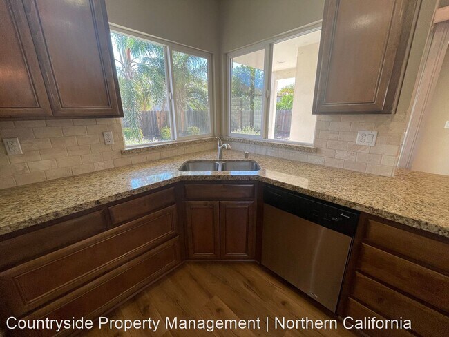 Foto del edificio - 4 br, 2.5 bath House - 3316 Cypress Spring...