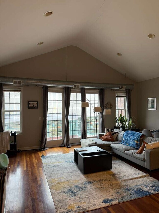 Foto del edificio - 2650 N Halsted St