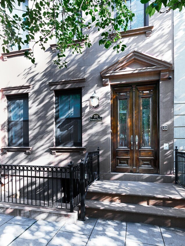 Primary Photo - 205 Bloomfield St