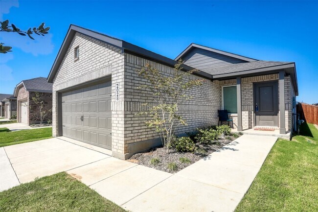 Building Photo - 2028 Sulky Ln