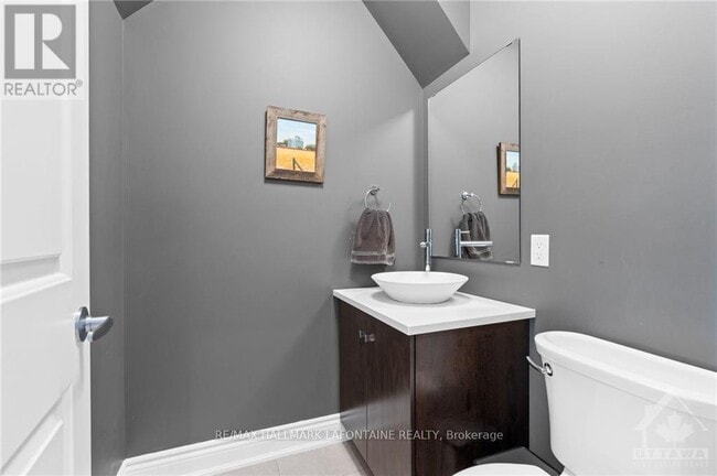 Building Photo - 477 Sunnyside Ave