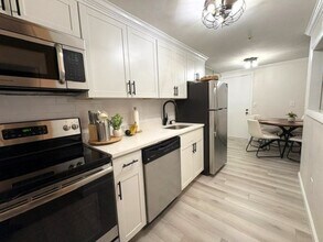 Building Photo - 196 Swanson Rd