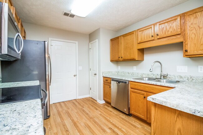 Building Photo - 1269 St Andrews Dr