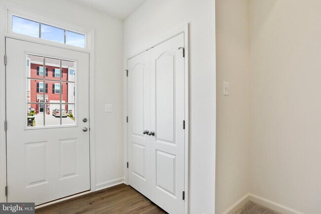 Building Photo - 241 Clifton Mnr