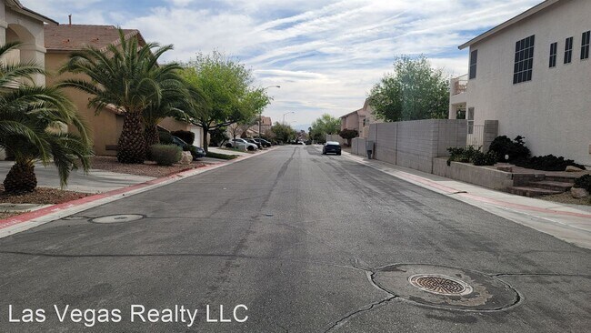 Building Photo - 3 br, 2.5 bath House - 8628HONE032023 8628...