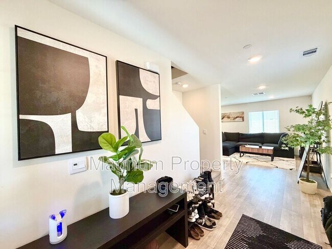 Building Photo - 30607 Cyclone Ave