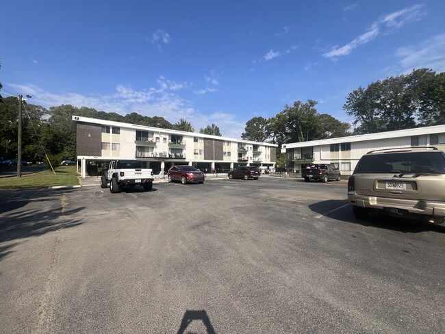 Building Photo - Emeralds Apartments