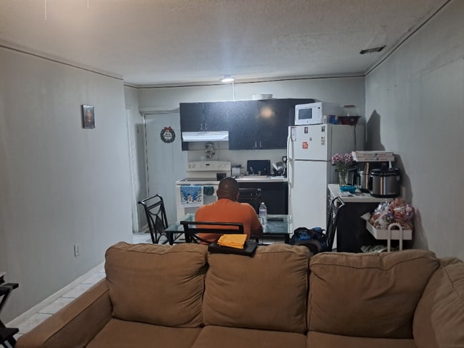 Foto del edificio - 6771 Freedom St