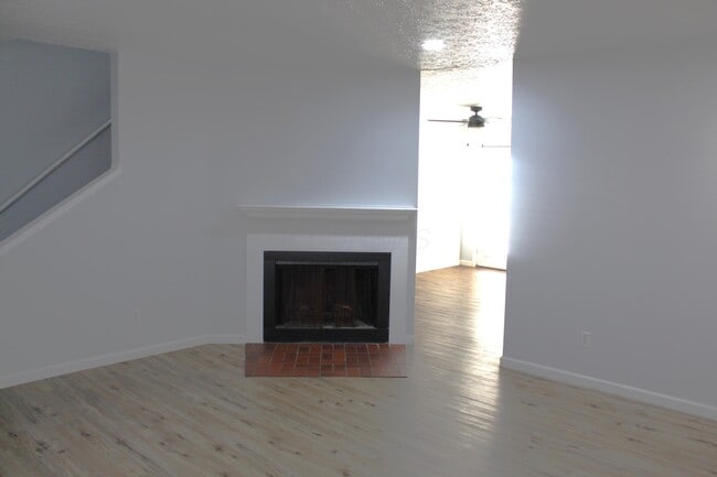 Foto del edificio - 1823 Worthington Run Dr