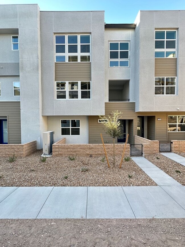 Building Photo - 3341 Esker Rdg Ave