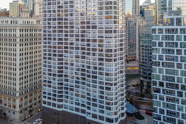 Building Photo - 405 N Wabash Ave