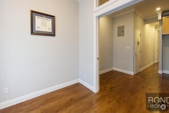 Building Photo - 722 Tenth Avenue