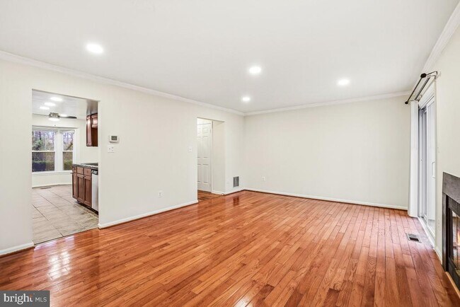 Foto del edificio - 9040 Armendown Dr