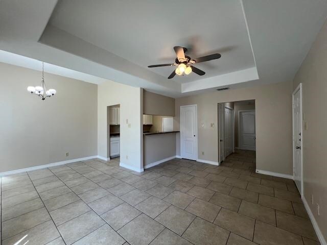 Foto del edificio - 2720 Camelot Dr