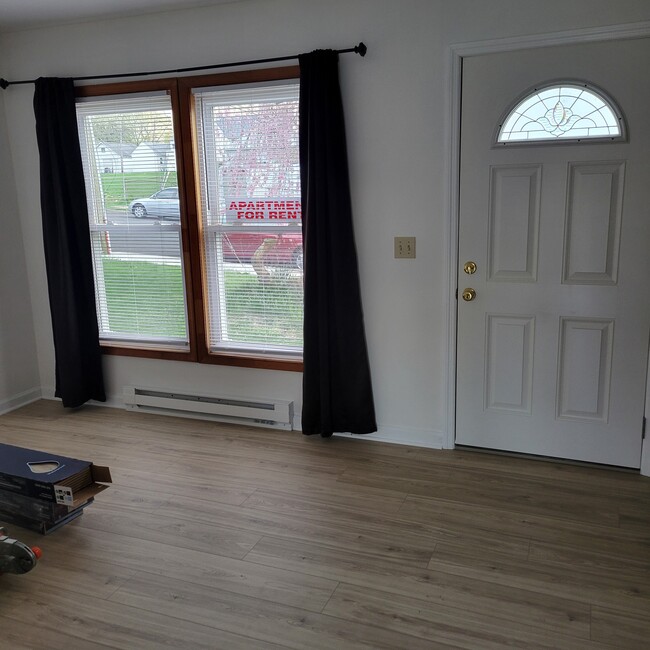 Livingroom - 805 S Front St