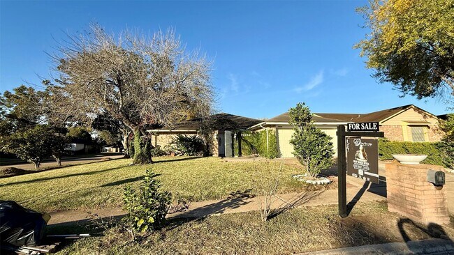 Foto del edificio - 13034 Birch Grove Dr