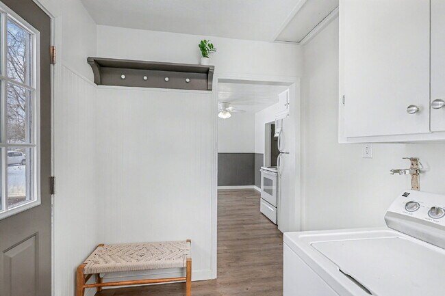 Foto del edificio - Completely Updated 3 Bedroom Home -  $1600/Month