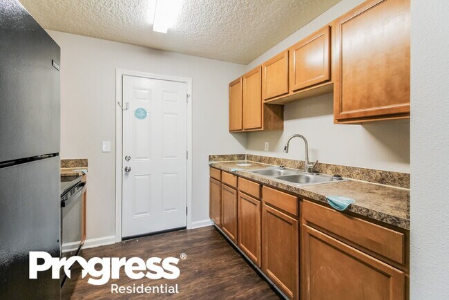 Foto del edificio - 7231 Clinton St