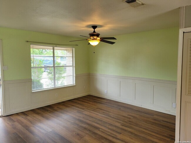 Building Photo - 5405 Borchers Dr