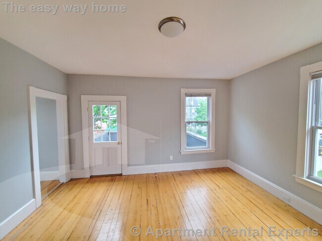Building Photo - 146 Highland Ave