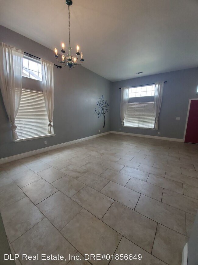 Foto del edificio - 4 br, 3 bath House - 949 Kathy Street