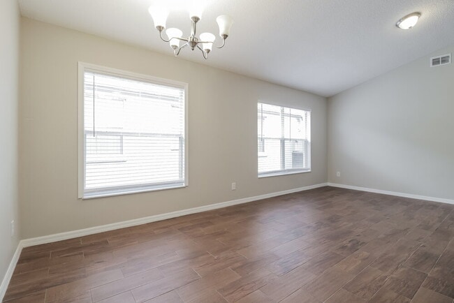 Foto del edificio - 13621 Meadowpark Ave