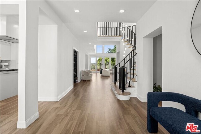 Foto del edificio - 12303 Ridge Cir