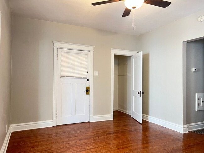Building Photo - Newly Updated Two-Bedroom in Tower Grove South