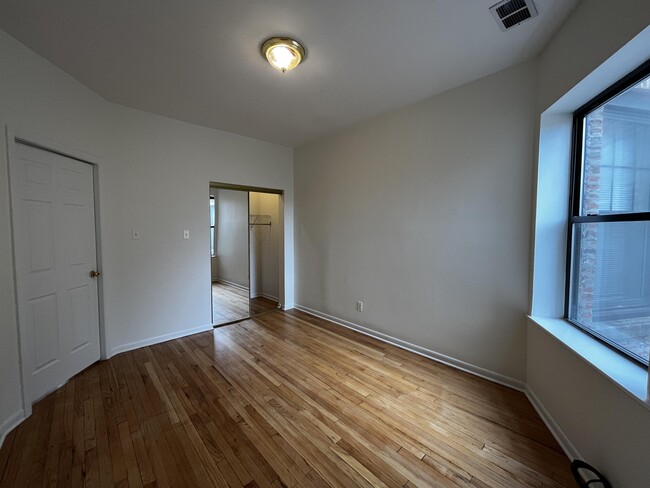 Foto del edificio - 6209 S Dorchester Ave