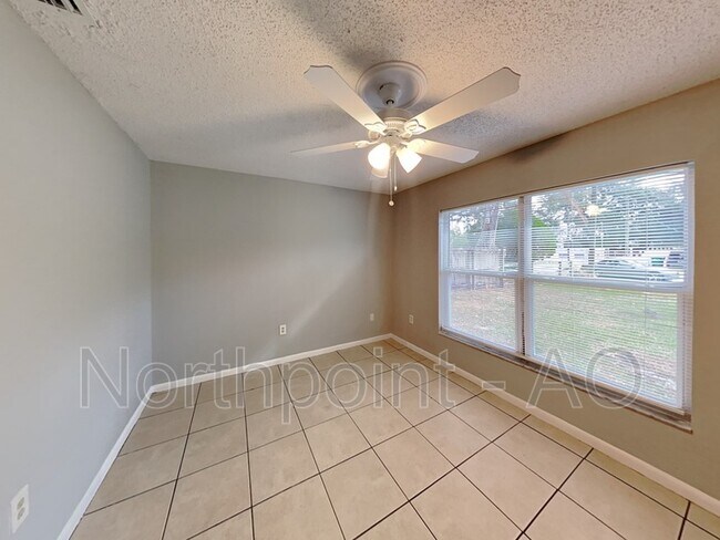 Foto del edificio - 8922 N Dexter Ave