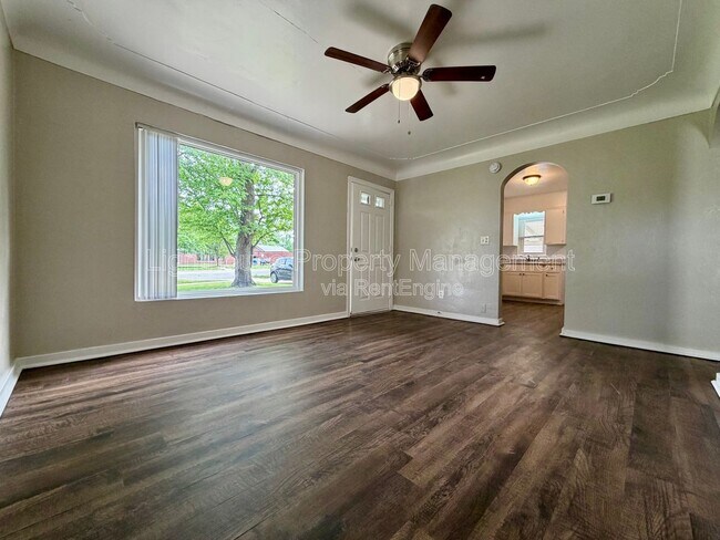 Foto del edificio - 2449 Hillside Dr NW