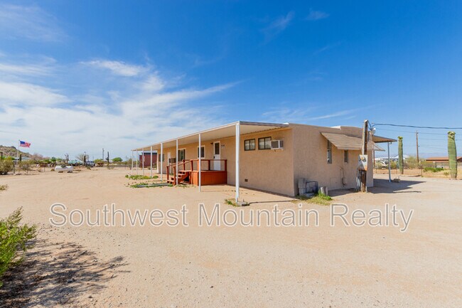 Building Photo - 29967 N Sandridge Dr