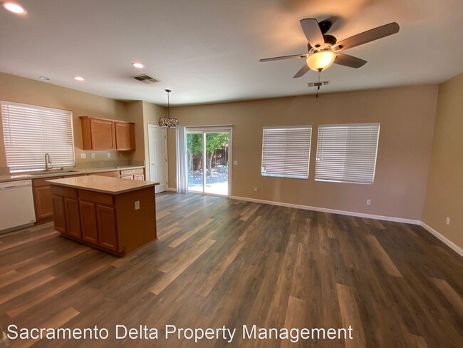 Foto del edificio - 3 br, 2 bath House - 5644 Gold Poppy Way
