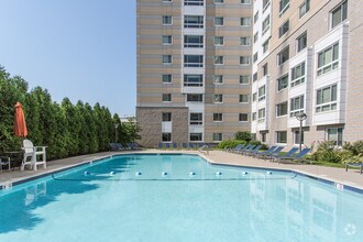 Peninsula Apartments photo'