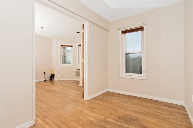 Building Photo - 210 2nd St