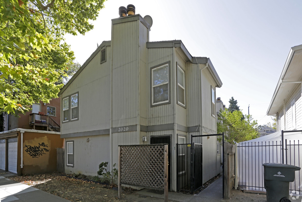 Primary Photo - 2020 S St