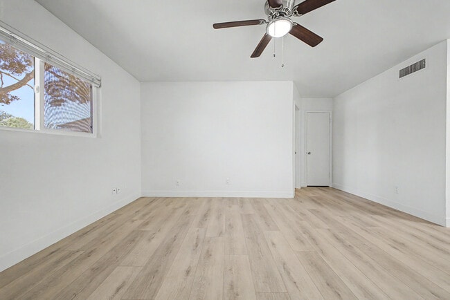 Building Photo - 2937 E Beck Ln